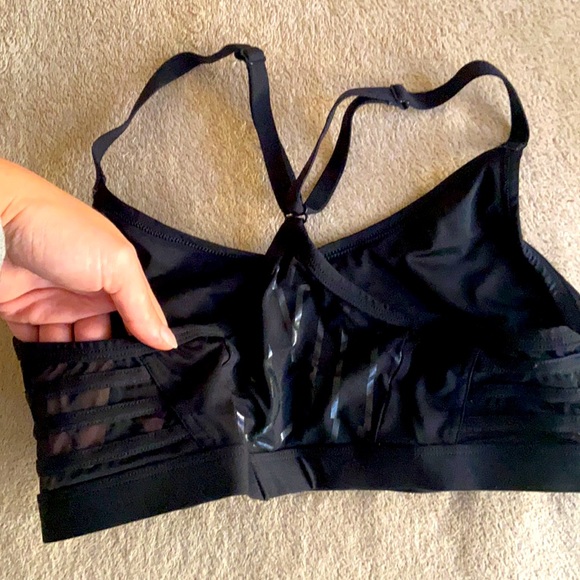 Victoria’s Secret PINK ULTIMATE unlined sports bra - Picture 3 of 4